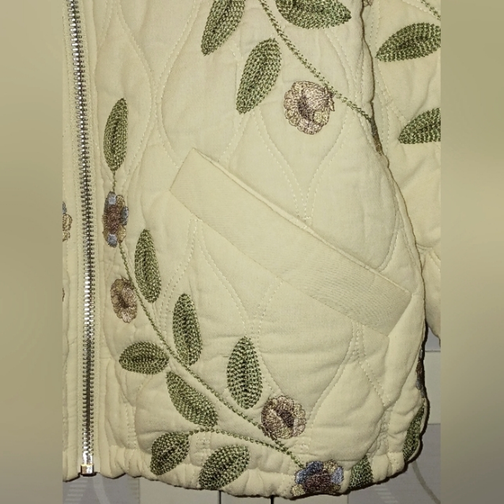 BlankNYC Floral Embroidered Quilted Jacket Full Zip - Picture 10 of 16